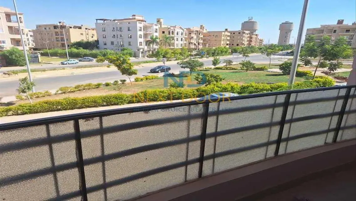شقة حديثة للبيع بإطلالة رائعة  في وسط المدينة