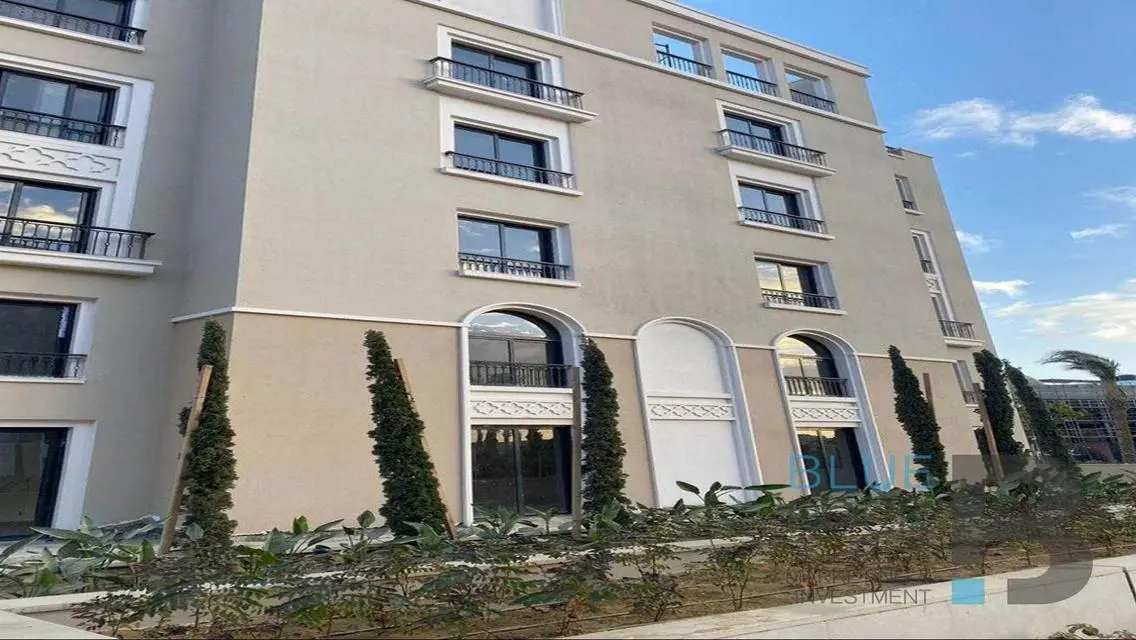 Luxury Apartment with 3 Bedrooms Overlooking Lakes