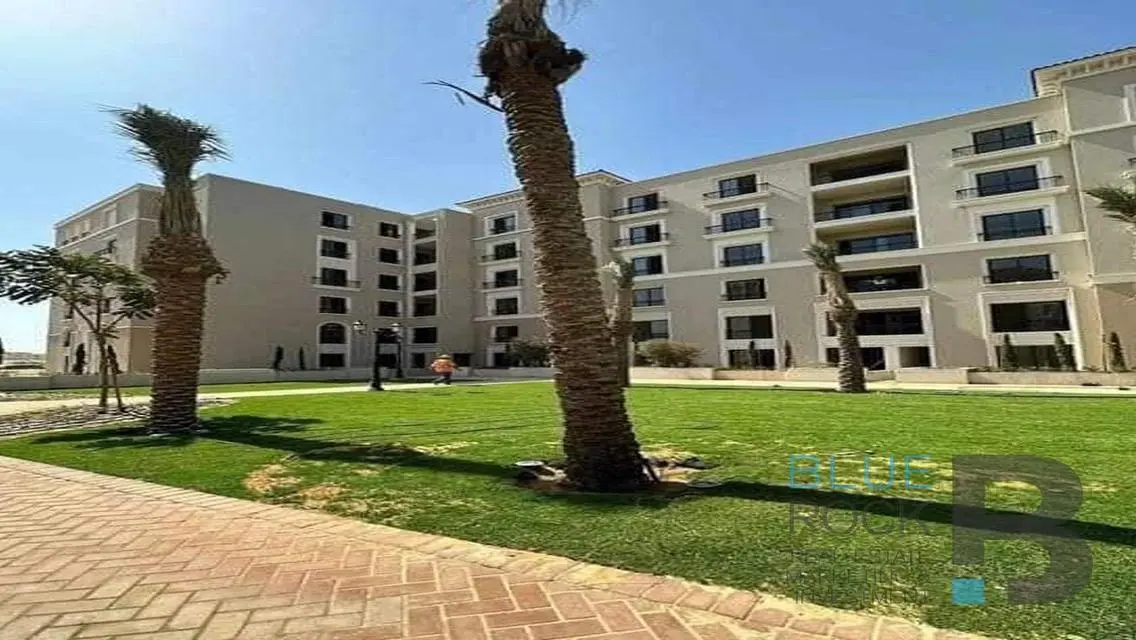 Luxury Apartment with 3 Bedrooms Overlooking Lakes