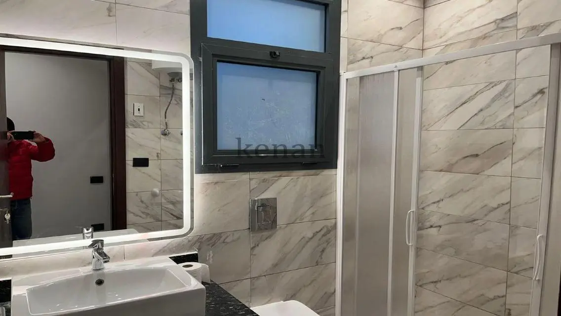 Luxury 3-Bedroom Apartment with Lake View