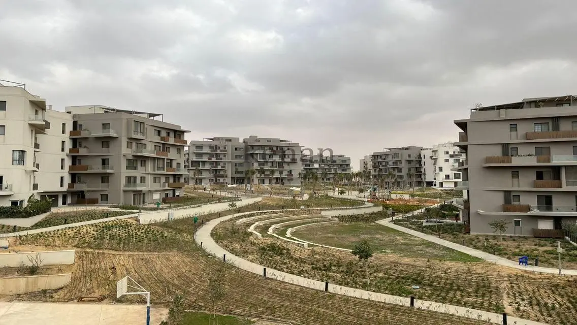 Luxury 3-Bedroom Apartment with Lake View