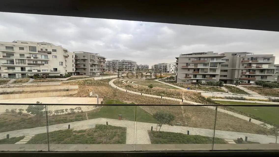 Luxury 3-Bedroom Apartment with Lake View