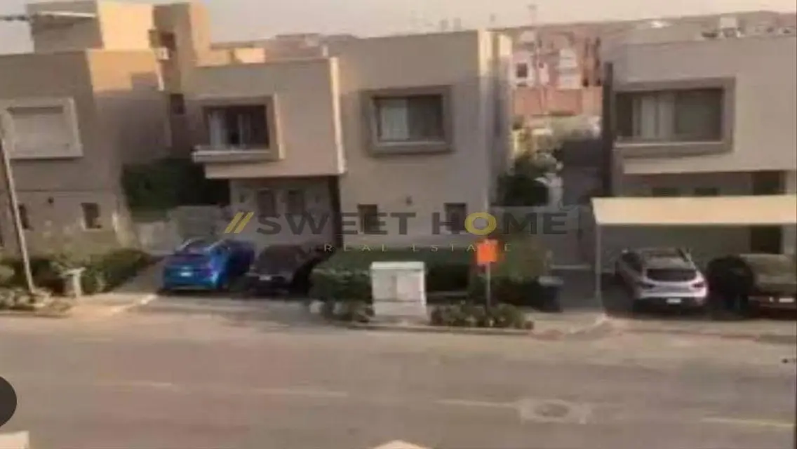 فيلا فاخرة للبيع بمساحة مثالية