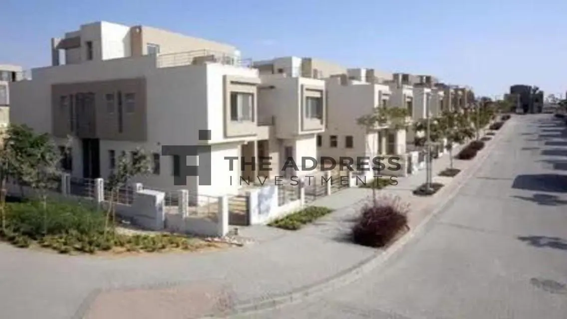 Luxury and Comfort in Palm Hills