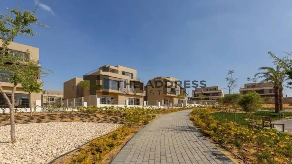 Luxury and Comfort in Palm Hills
