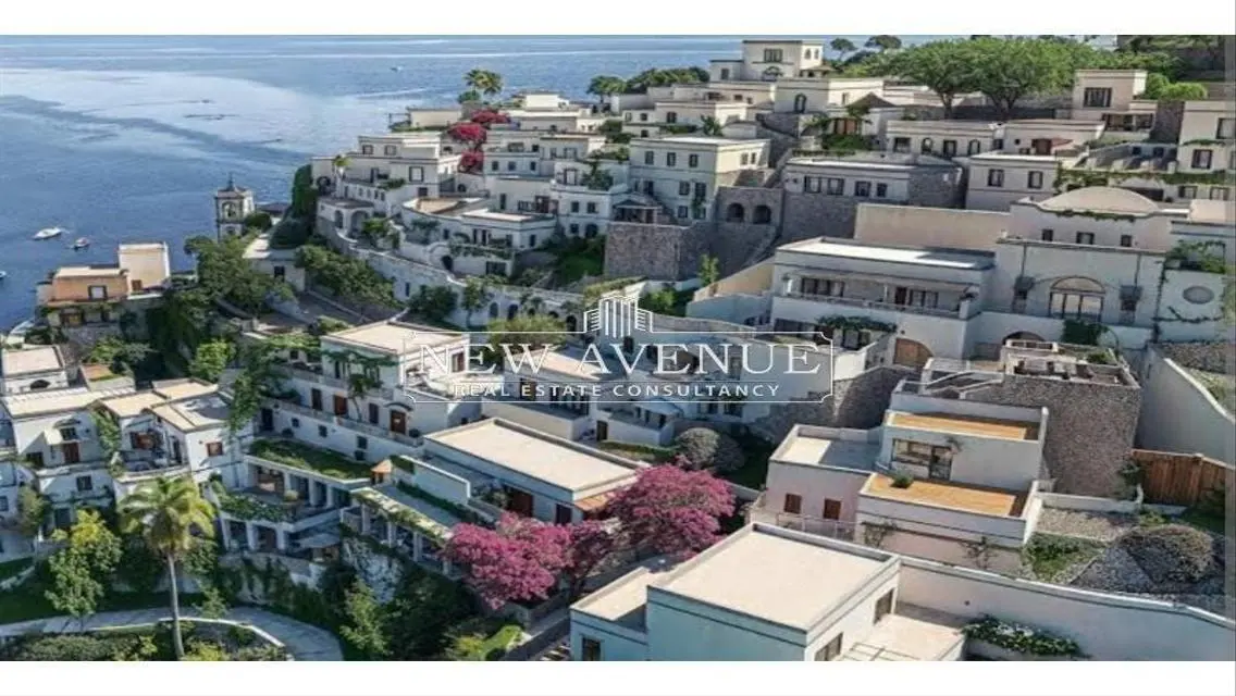 Luxury Apartment Overlooking a Major Landmark for Sale