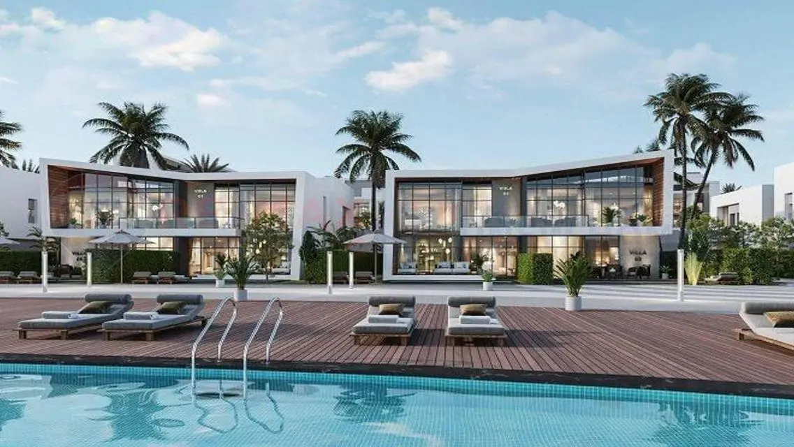 Luxury Apartment with Stunning Lake View