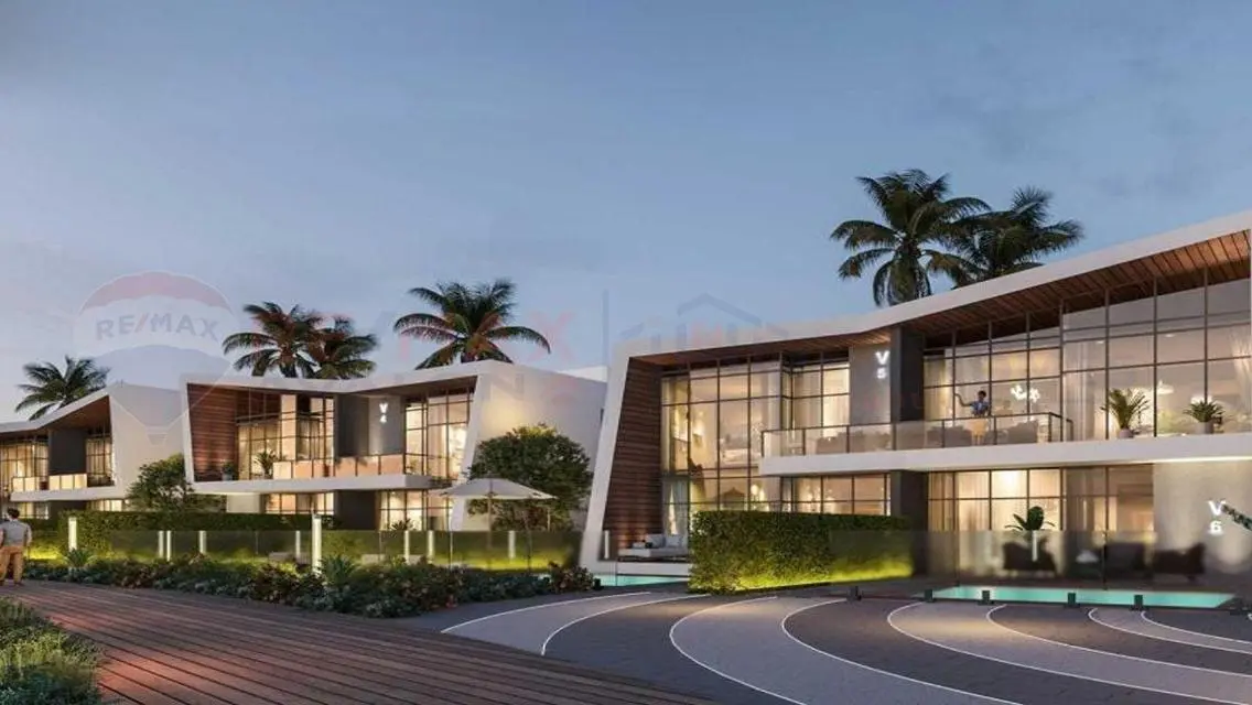 Luxury Apartment with Stunning Lake View