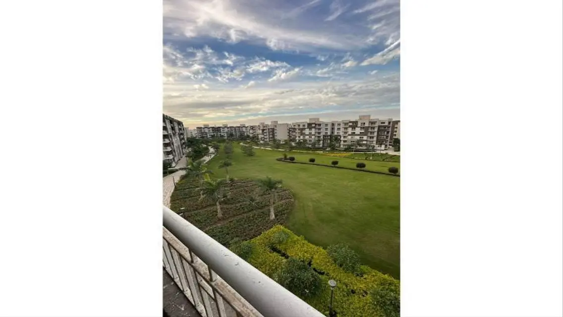 Luxury 3-Bedroom Apartment in All Seasons Park