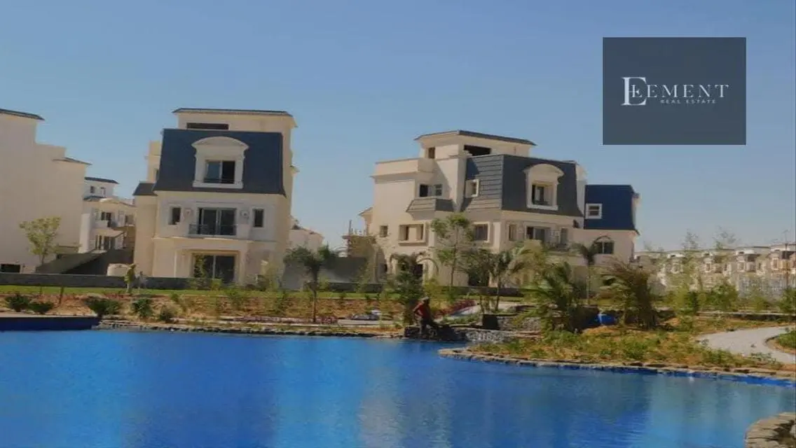 Luxurious Apartment with Private Garden and Balcony
