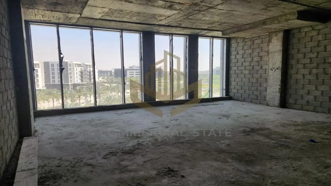 Commercial Property Available with 190 Square Meters in State 8