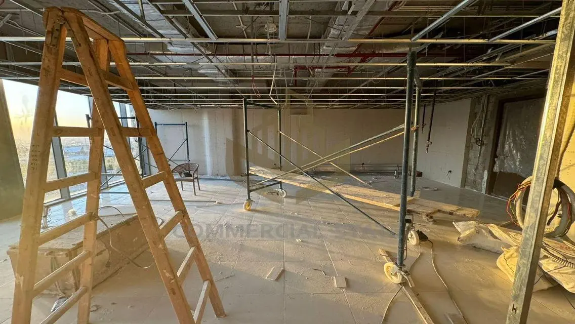 Commercial Property Available with 190 Square Meters in State 8