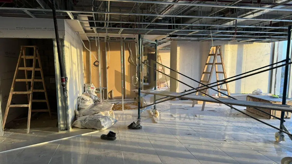 Commercial Property Available with 190 Square Meters in State 8