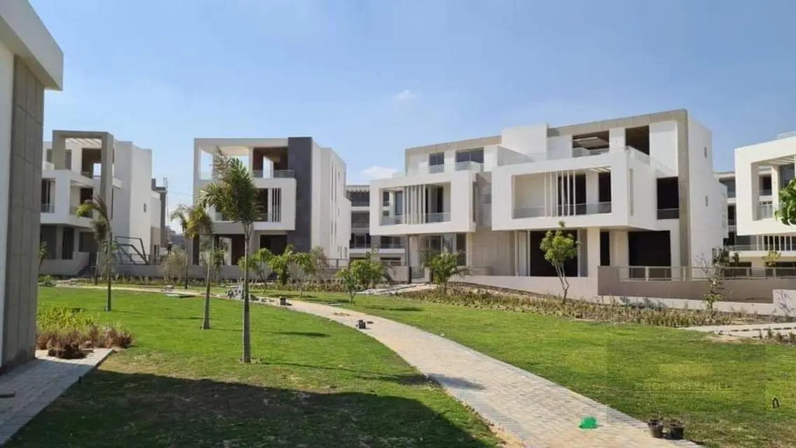 Stunning Villa with Private Garden in a Prime Location