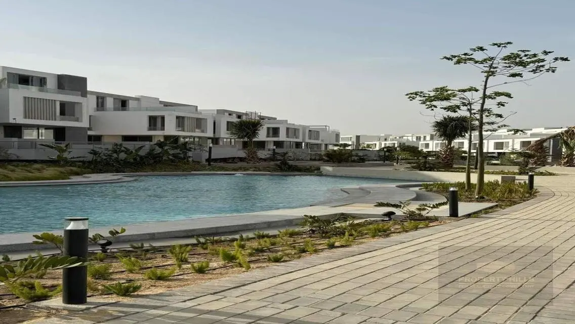 Stunning Villa with Private Garden in a Prime Location