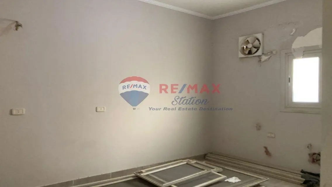 شقة فاخرة 305 متر مع شرفة