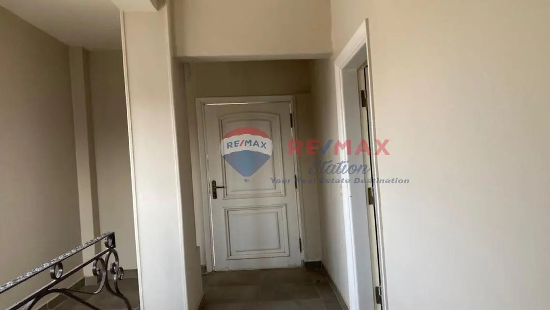 شقة فاخرة 305 متر مع شرفة