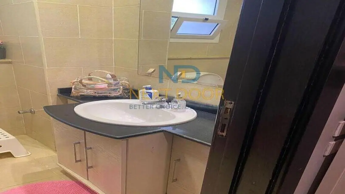 شقة فاخرة مع إطلالة رائعة للبيع