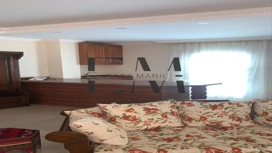 Stunning Home with Private Garden and Pool