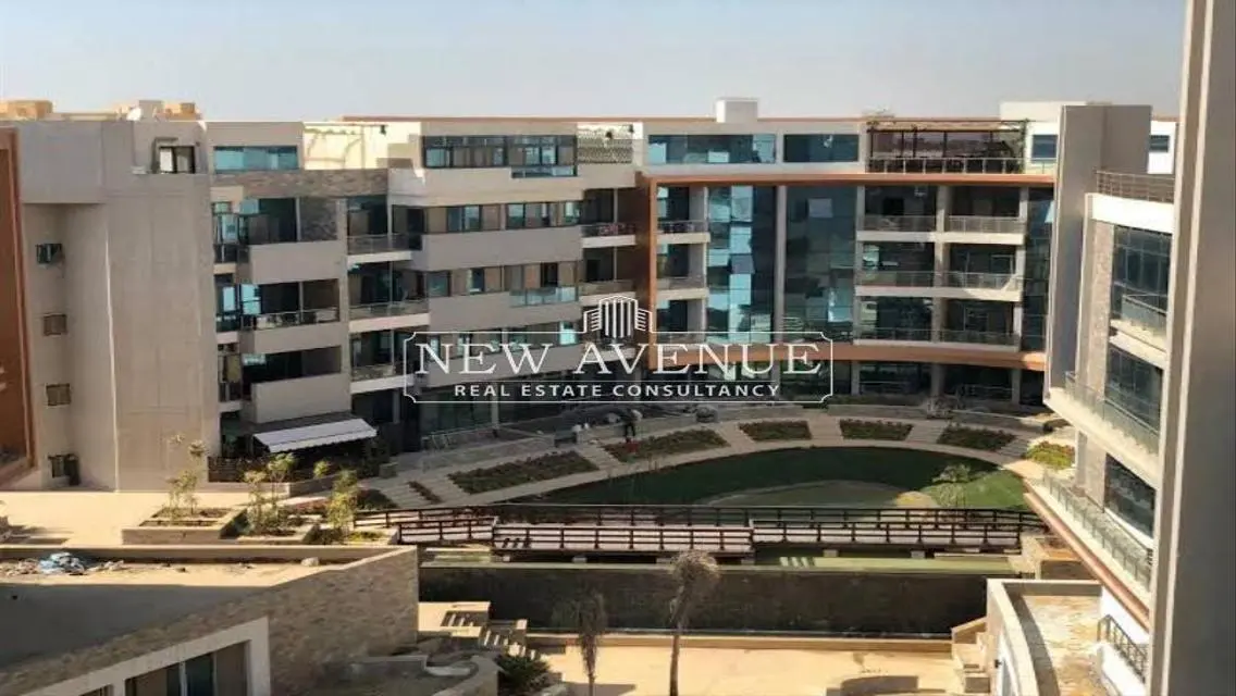 شقة فاخرة مع شرفة وإطلالة مميزة