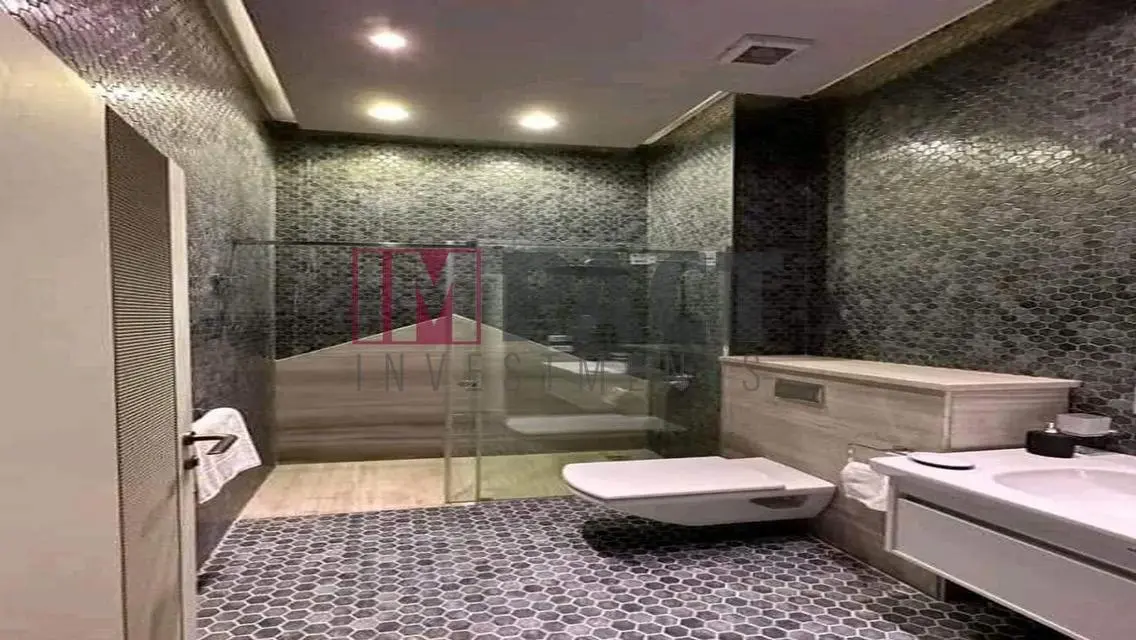 Luxurious Villa with Private Garden and Pool in Prime Location