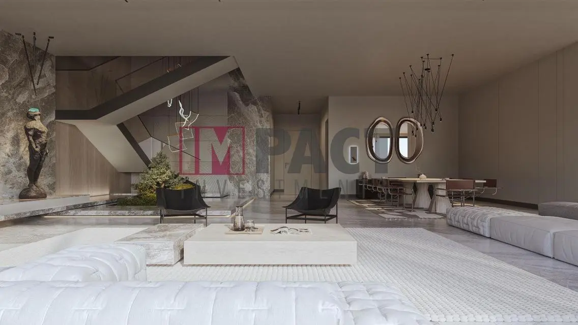 Luxurious Villa with Private Garden and Pool in Prime Location