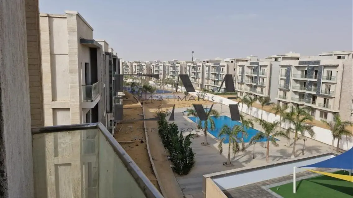 فيلا فاخرة مع مسبح خاص وشرفة