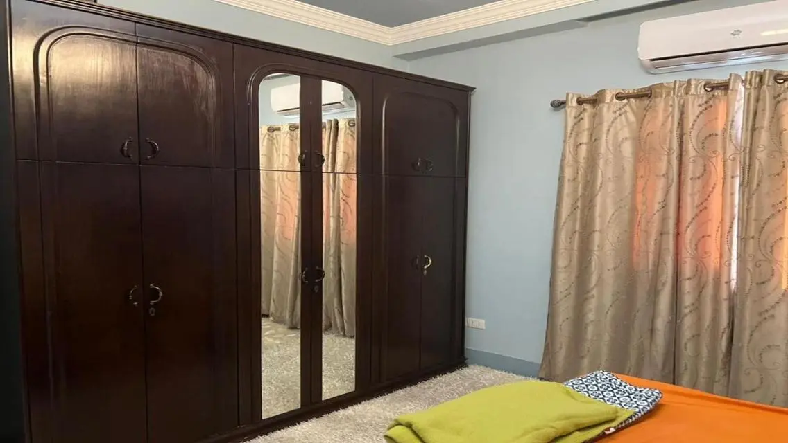 شقة متميزة مع غرفة دراسة للايجار
