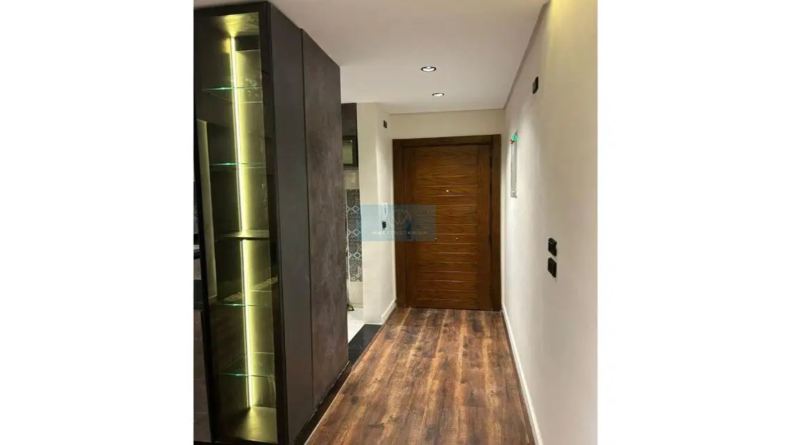 Apartment for Rent in M9 - 400 sqm