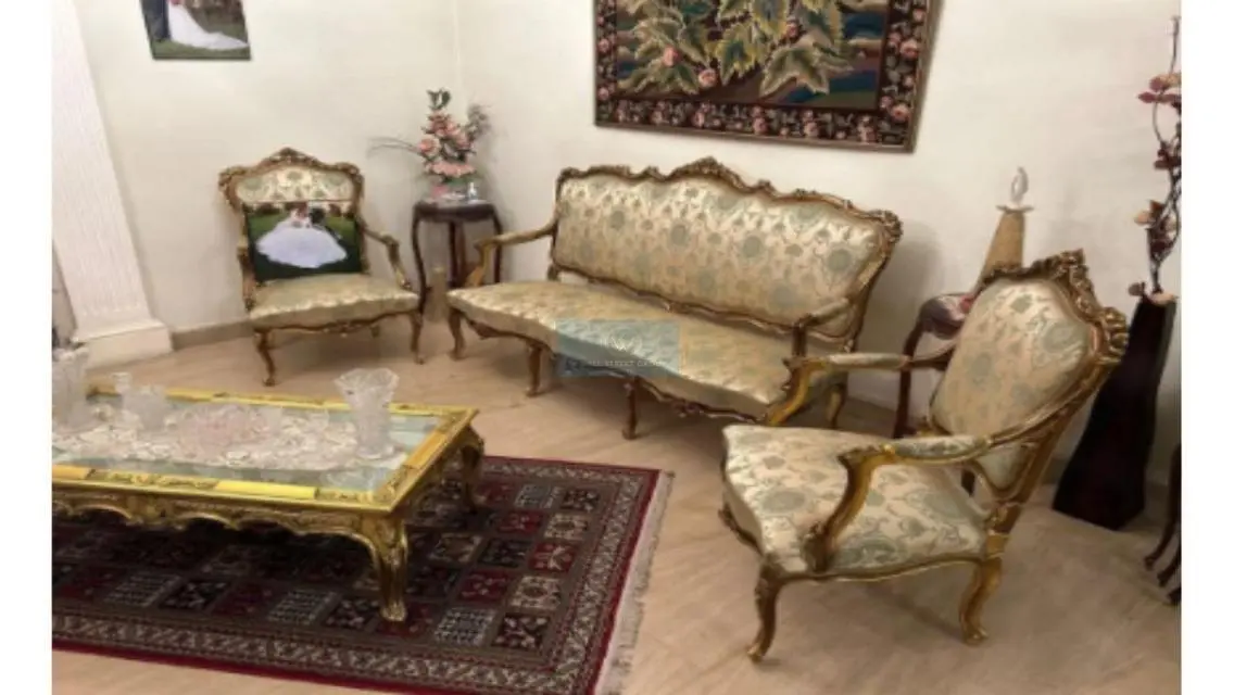 شقة فاخرة بحجم 320 متر في قلب المدينة
