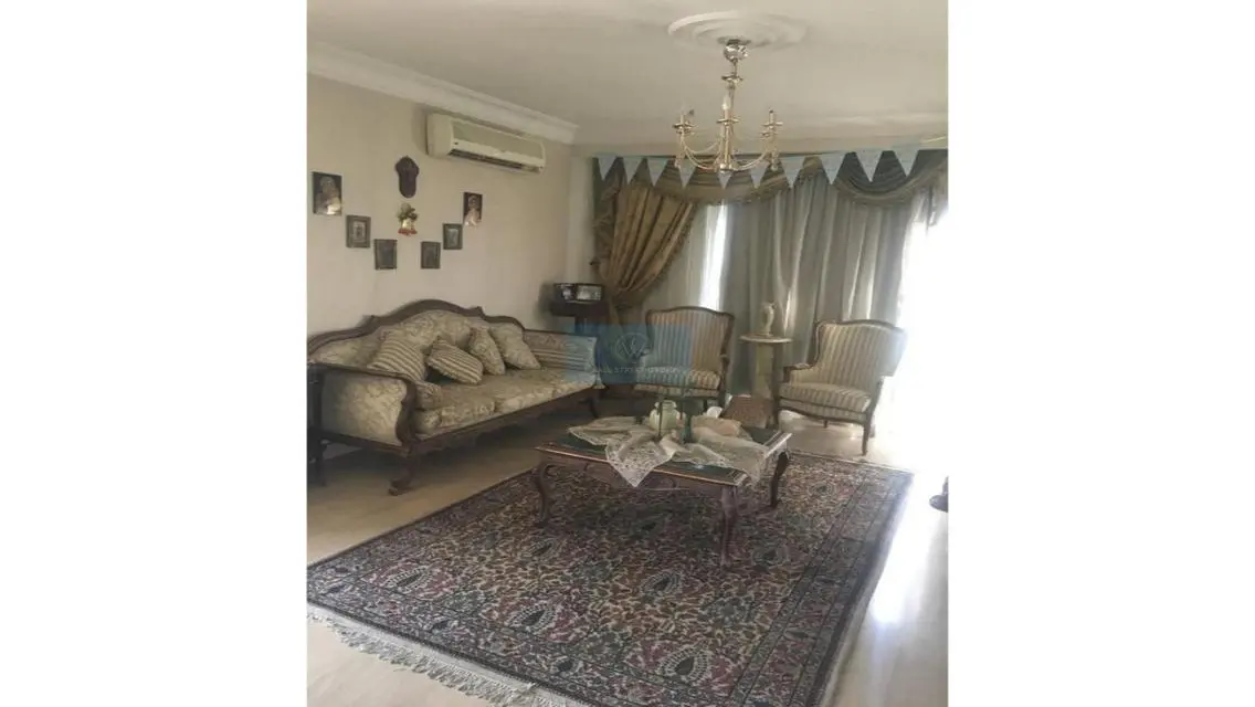 شقة فاخرة بحجم 320 متر في قلب المدينة