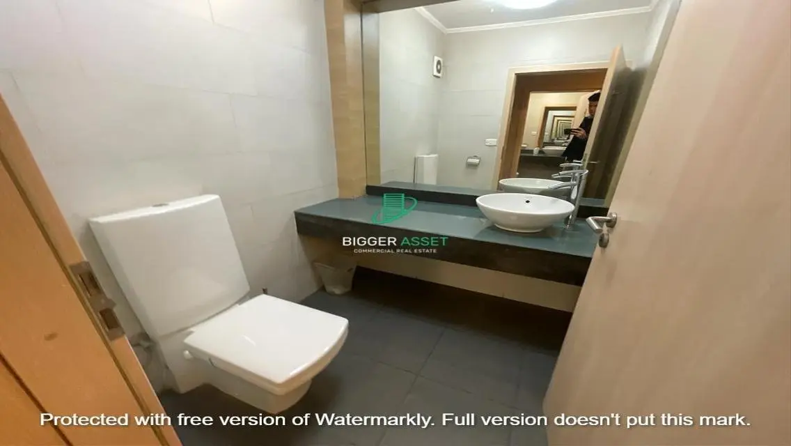 Modern 3-Bedroom Apartment with Covered Parking