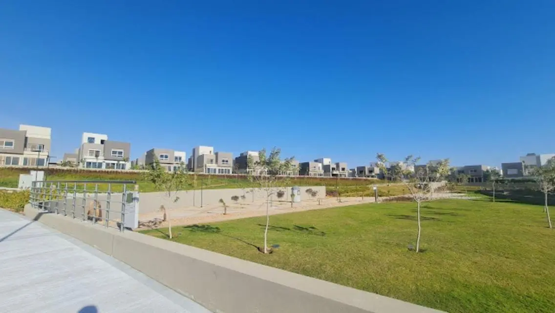 Luxurious Apartment with Private Garden and Shared Pool