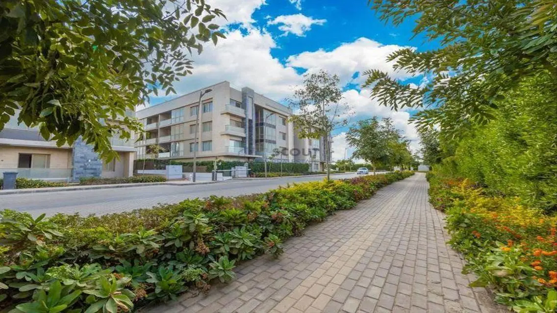 Luxury Apartment with Stunning Lake View for 810,000 EGP