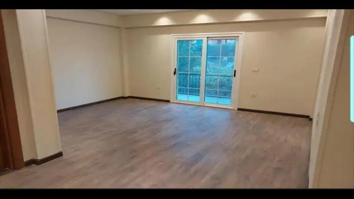 شقة فاخرة بمساحة واسعة في قلب المدينة