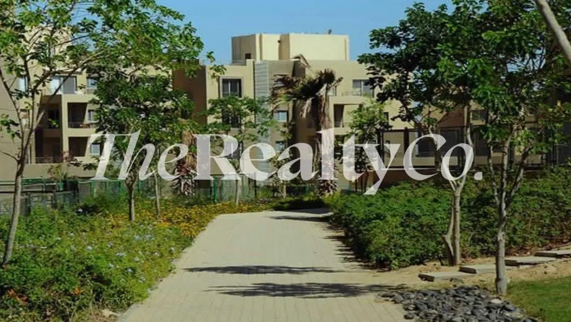 Stylish 3-Bedroom Apartment in Palm Parks