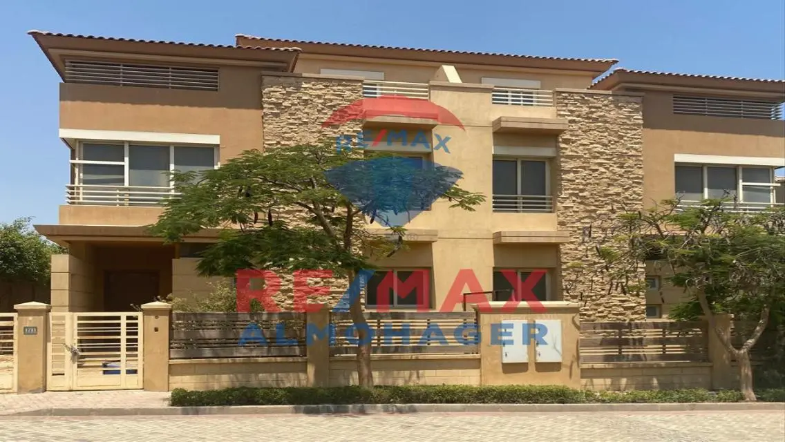 Luxury Apartment for Sale - 300 sqm with Garden and Shared Pool