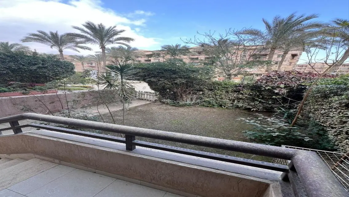 Luxury Apartment in Beit Haroun with Private Garden