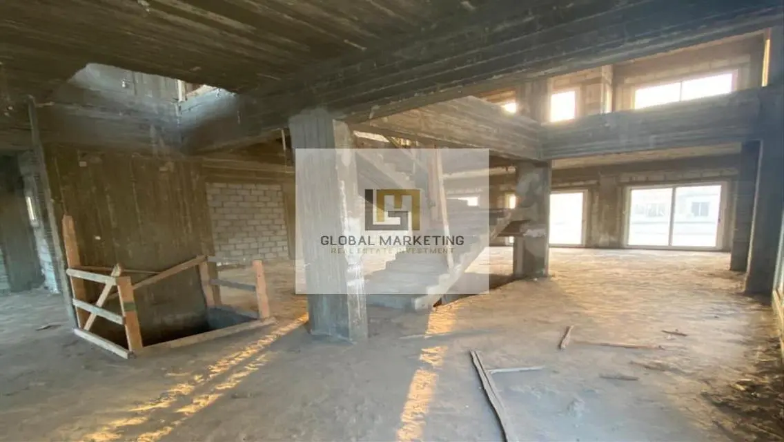 Prime Location Property - 5.5 Rooms for Sale