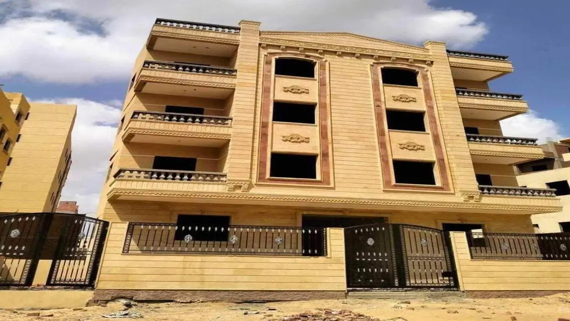 شقة فاخرة بمساحة كبيرة مع مرافق متميزة