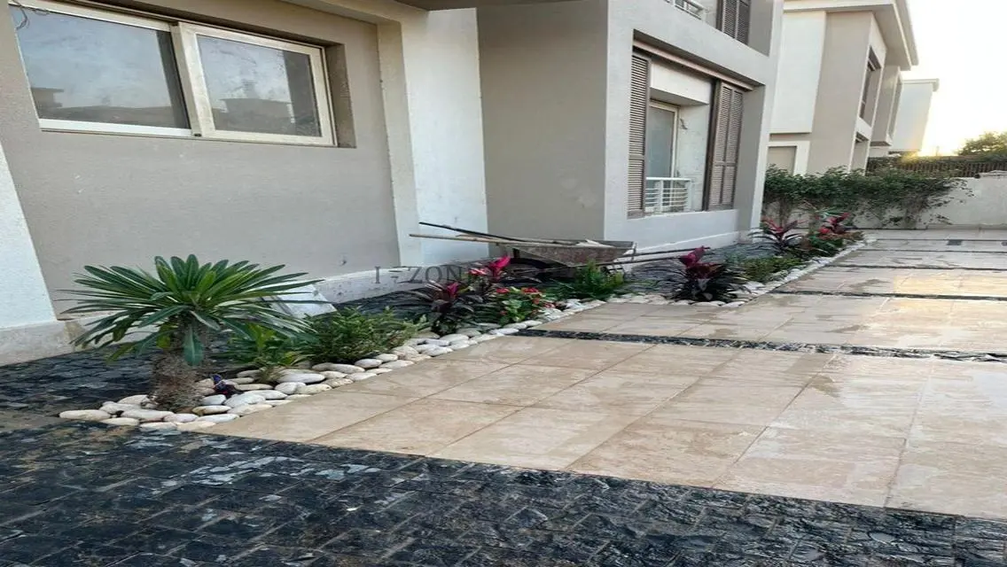 شقة فاخرة بمساحة 4500 متر مربع في حي AIS