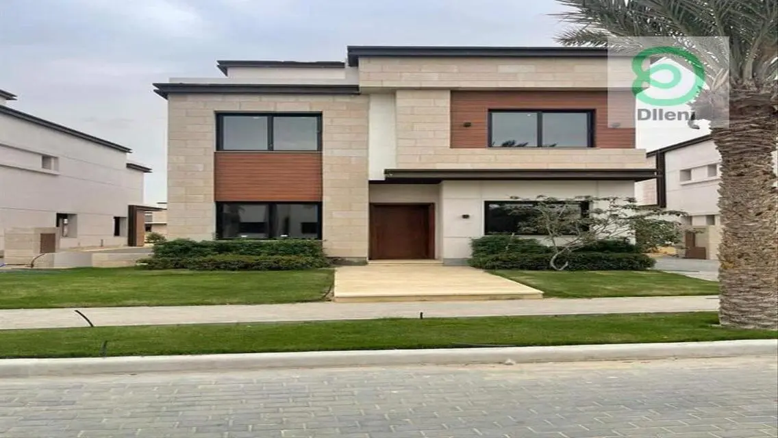Luxury Villa with Spacious Area and Stunning Lake View