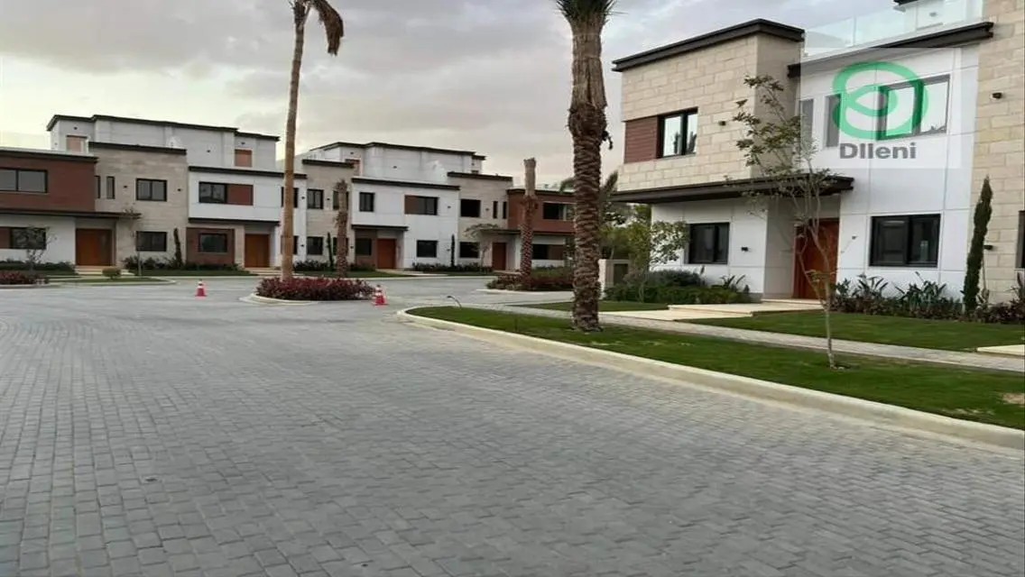 Luxury Villa with Spacious Area and Stunning Lake View