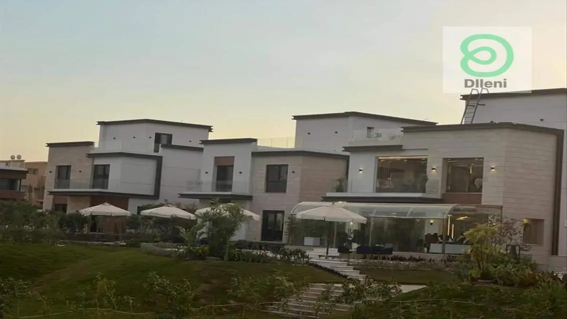 Luxury Villa with Spacious Area and Stunning Lake View