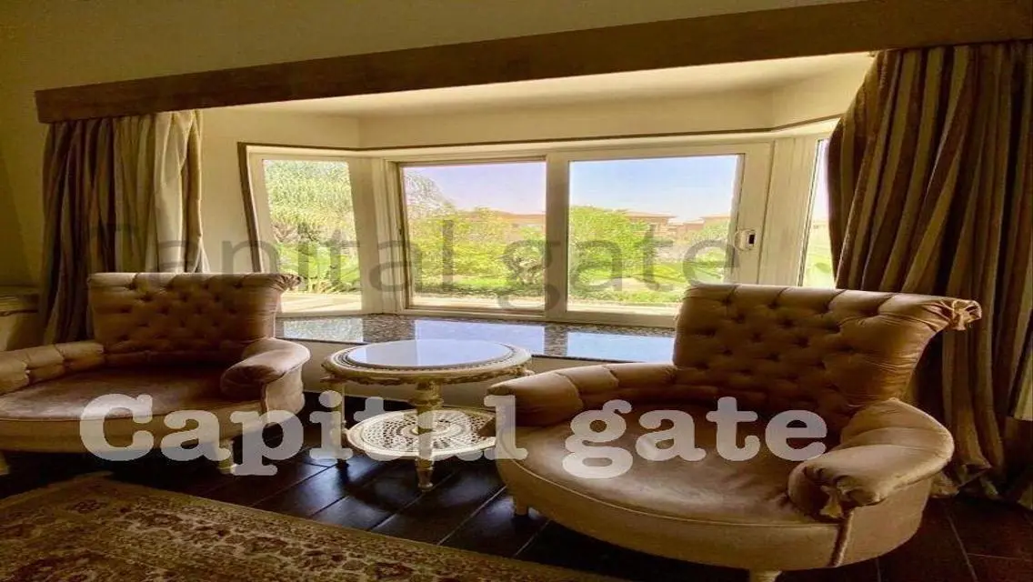 فيلا فاخرة للبيع بمساحة 800 متر