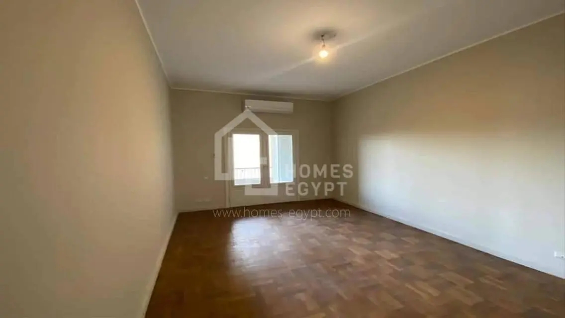 شقة واسعة ومجدد في الزمالك - 4 غرف نوم