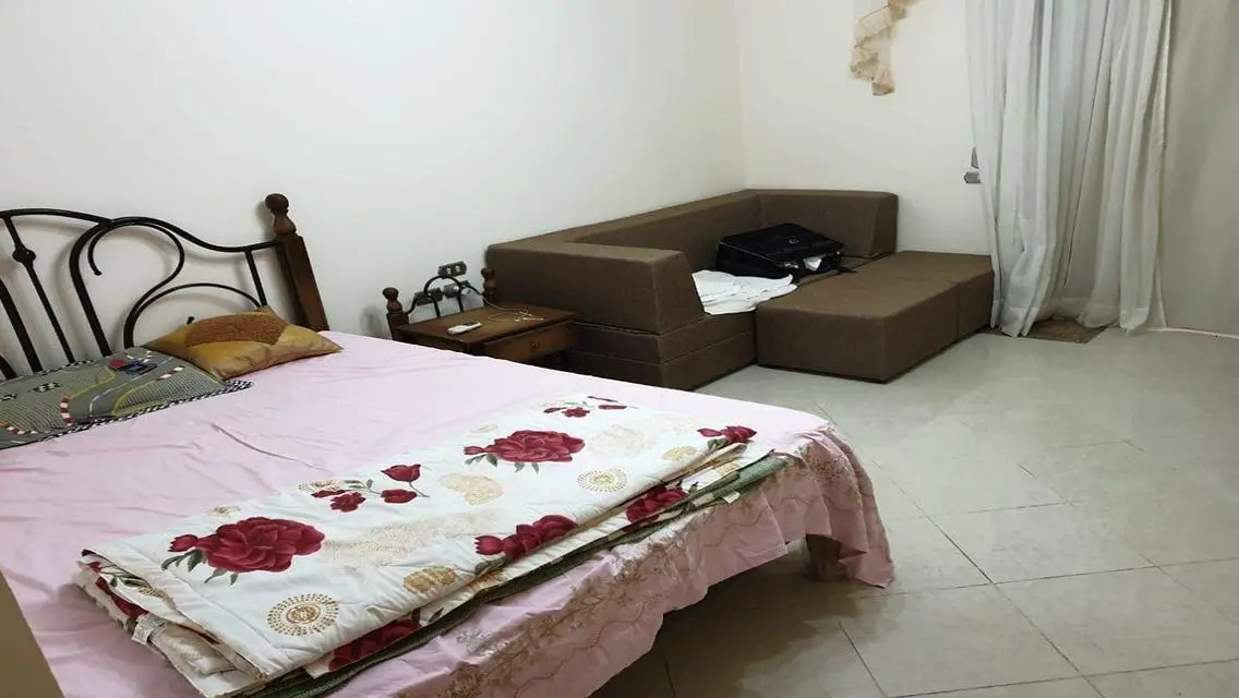 قصر فخم مع مسبح خاص وحديقة