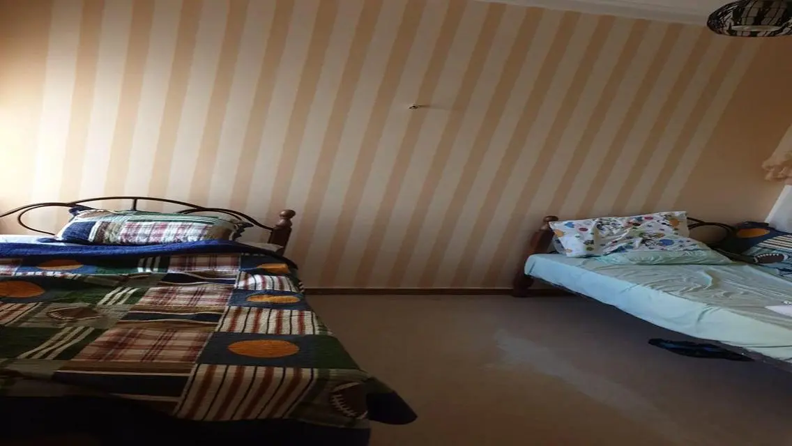 قصر فخم مع مسبح خاص وحديقة