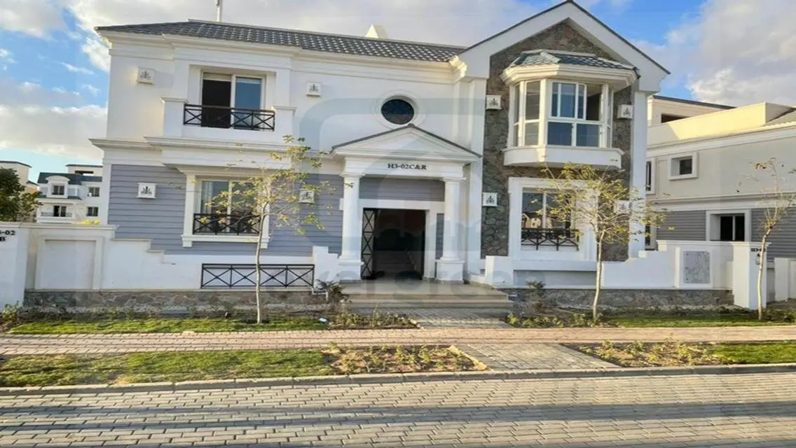 Elegant Villa for Sale at 5,200,000 EGP in a Prime Location