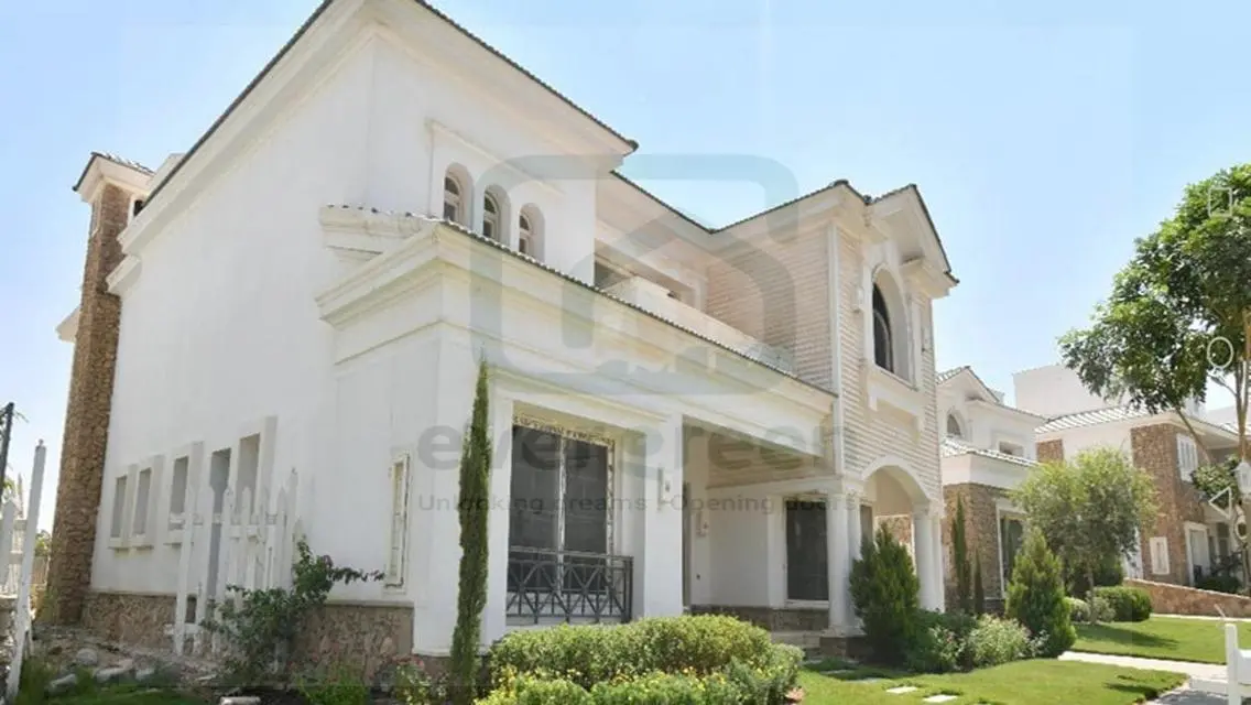 Elegant Villa for Sale at 5,200,000 EGP in a Prime Location